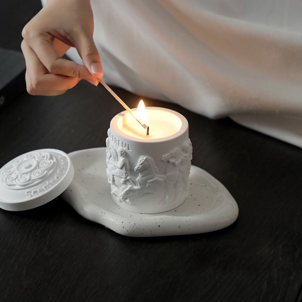Embossed Vintage Scented Candle 120G - White