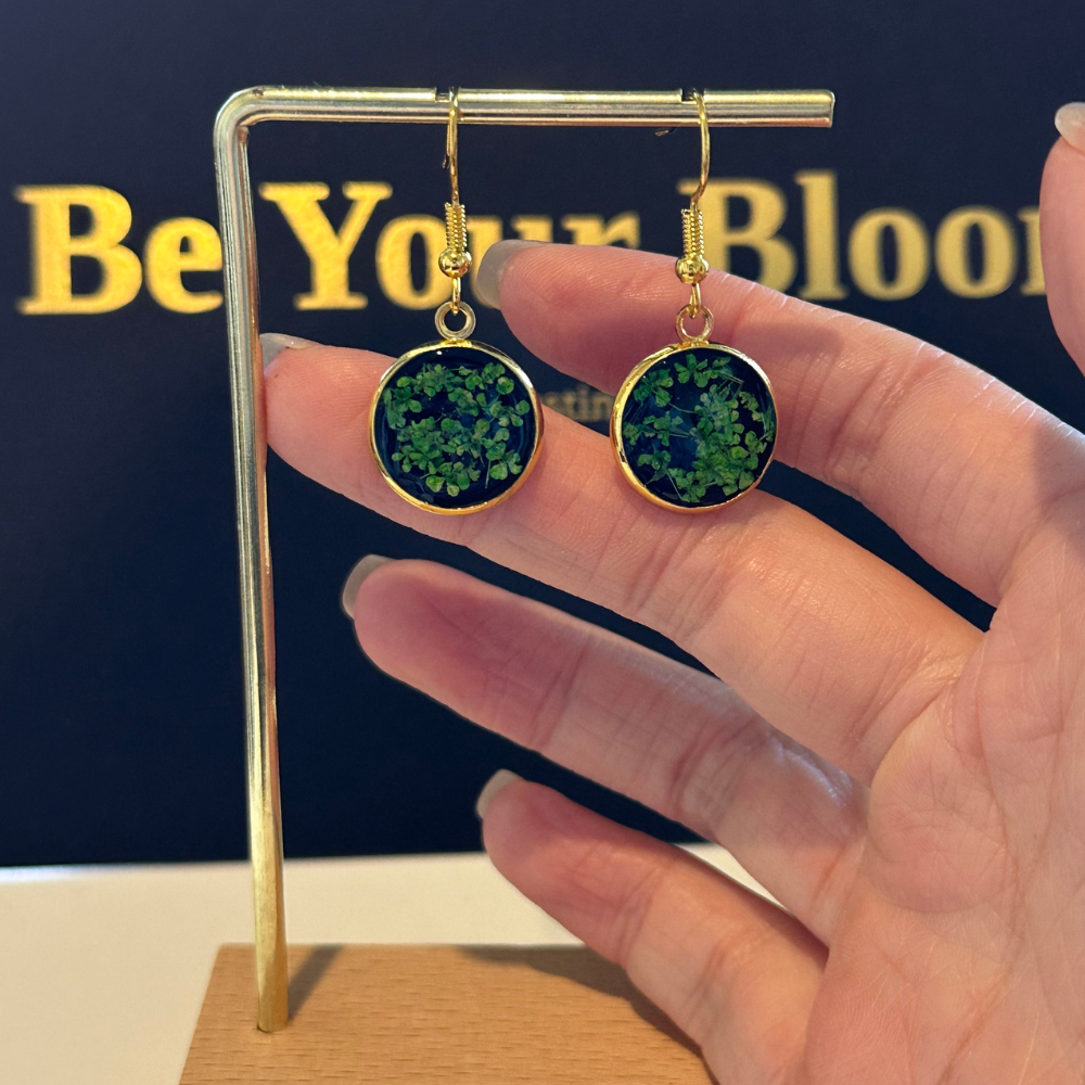 Handmade Resin Dried Flower Earrings with Leaves