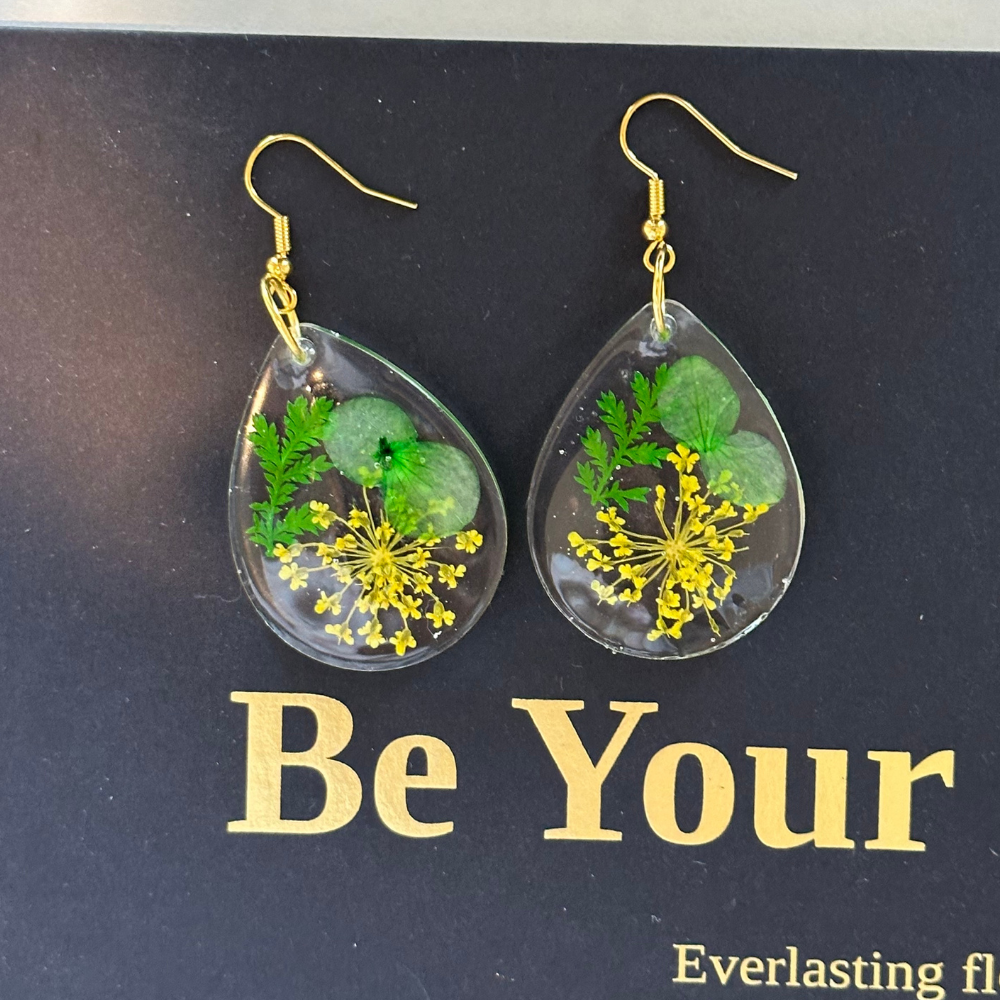 Handmade Resin Dried Flower Earrings - Teardrop Shape