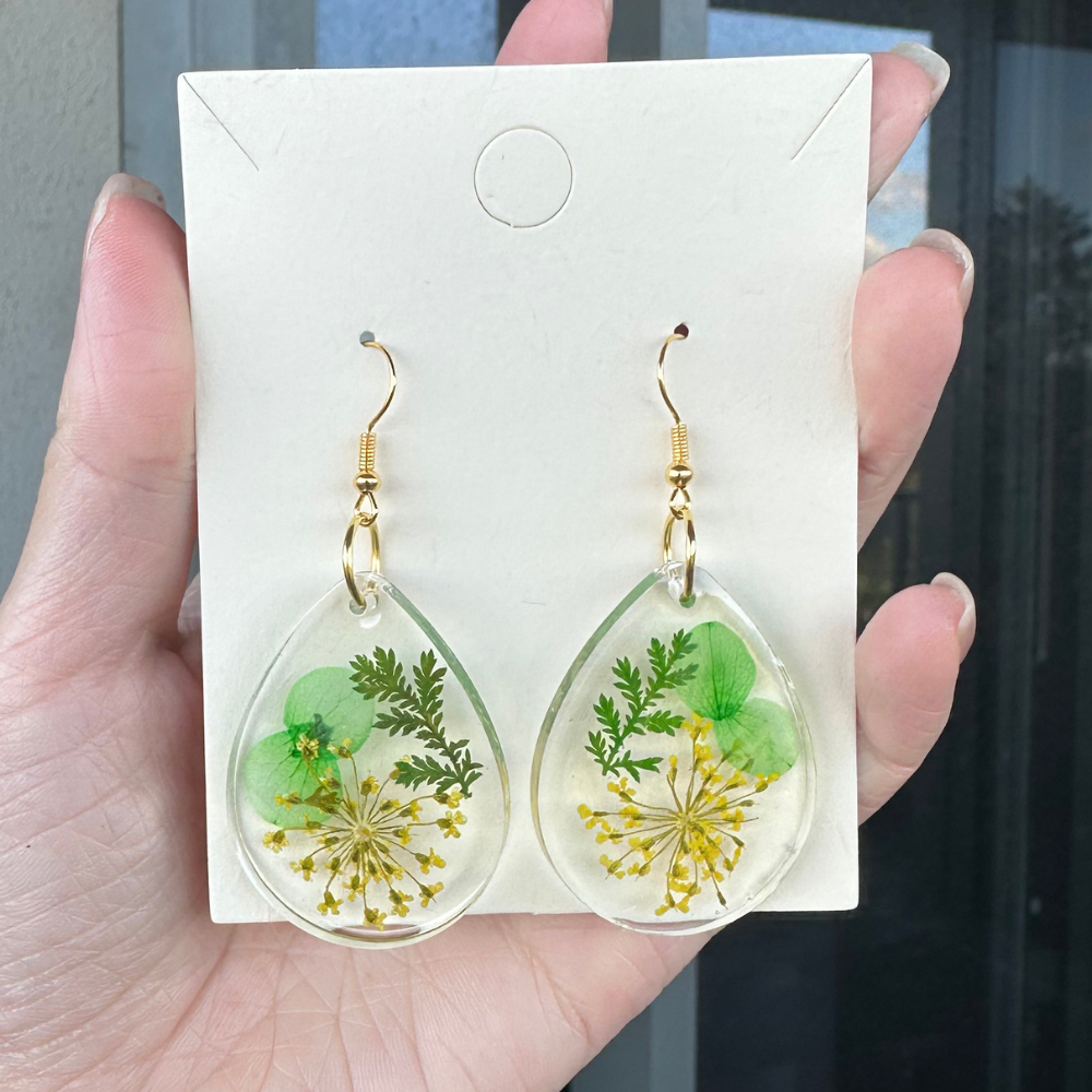Handmade Resin Dried Flower Earrings - Teardrop Shape